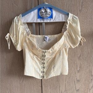 Baby yellow, floral cropped blouse